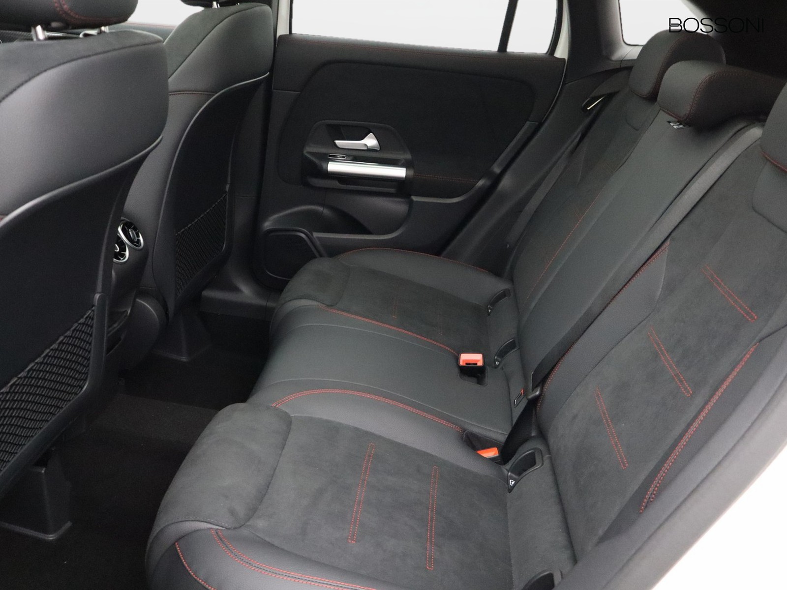 8 - Mercedes GLA 200 d amg line advanced plus 4matic 8g-dct