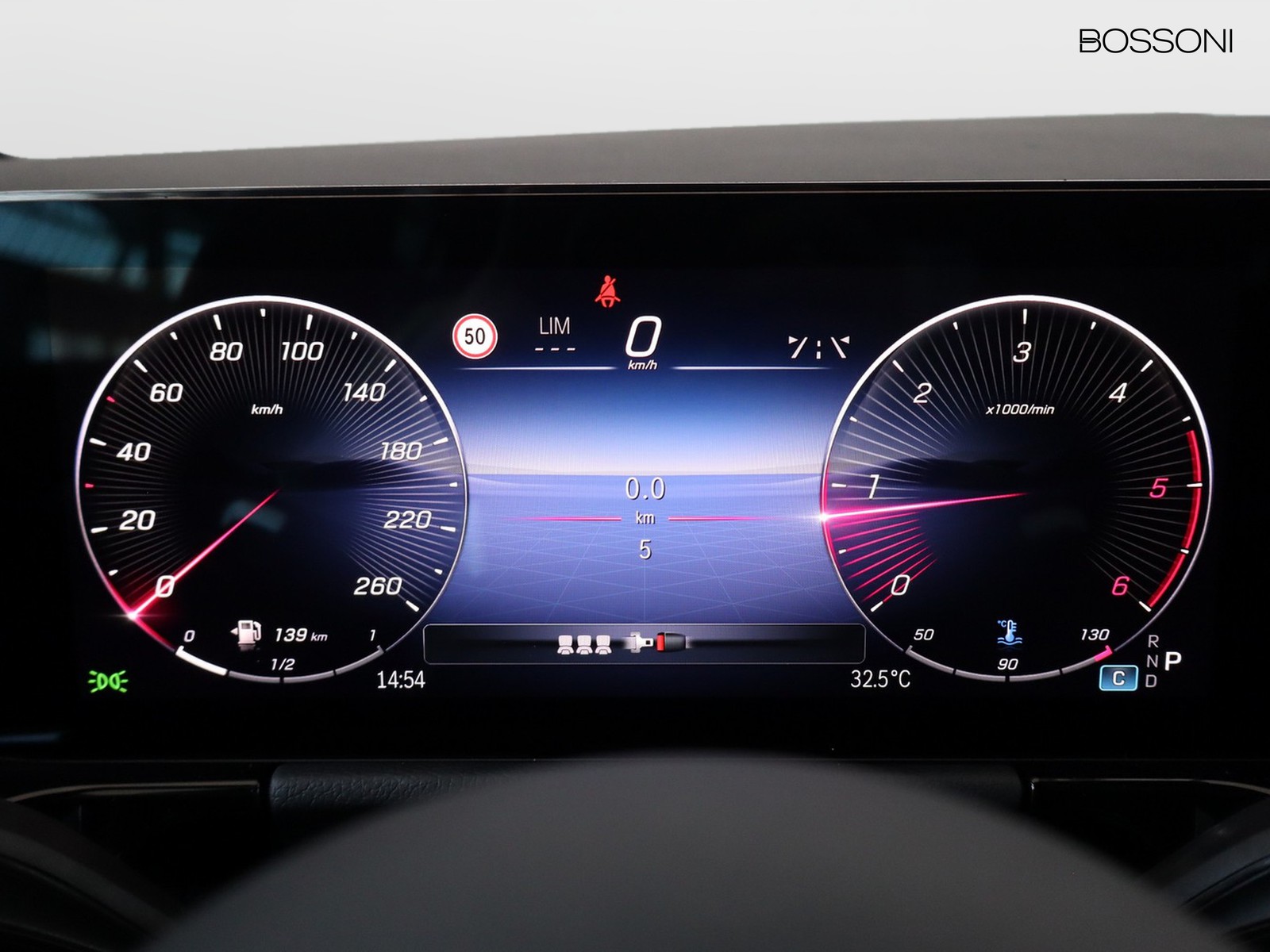 9 - Mercedes GLA 200 d amg line extra 8g-dct