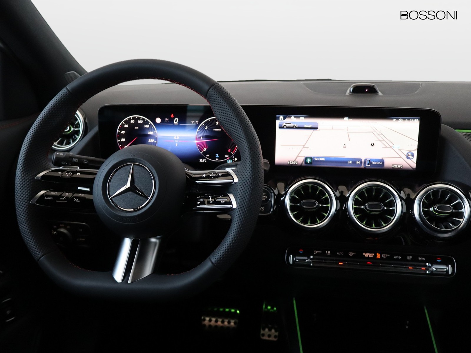 12 - Mercedes GLA 200 d amg line extra 8g-dct
