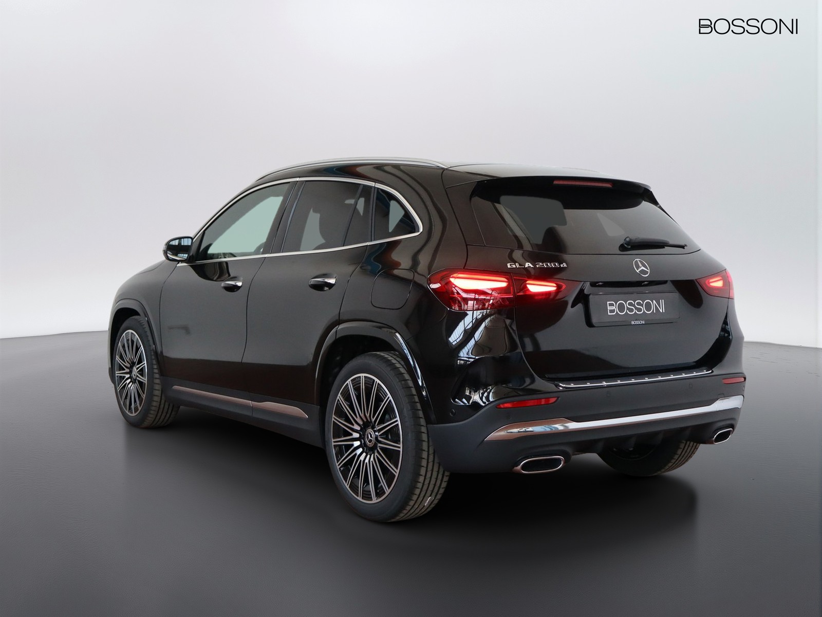 4 - Mercedes GLA 200 d amg line extra 8g-dct