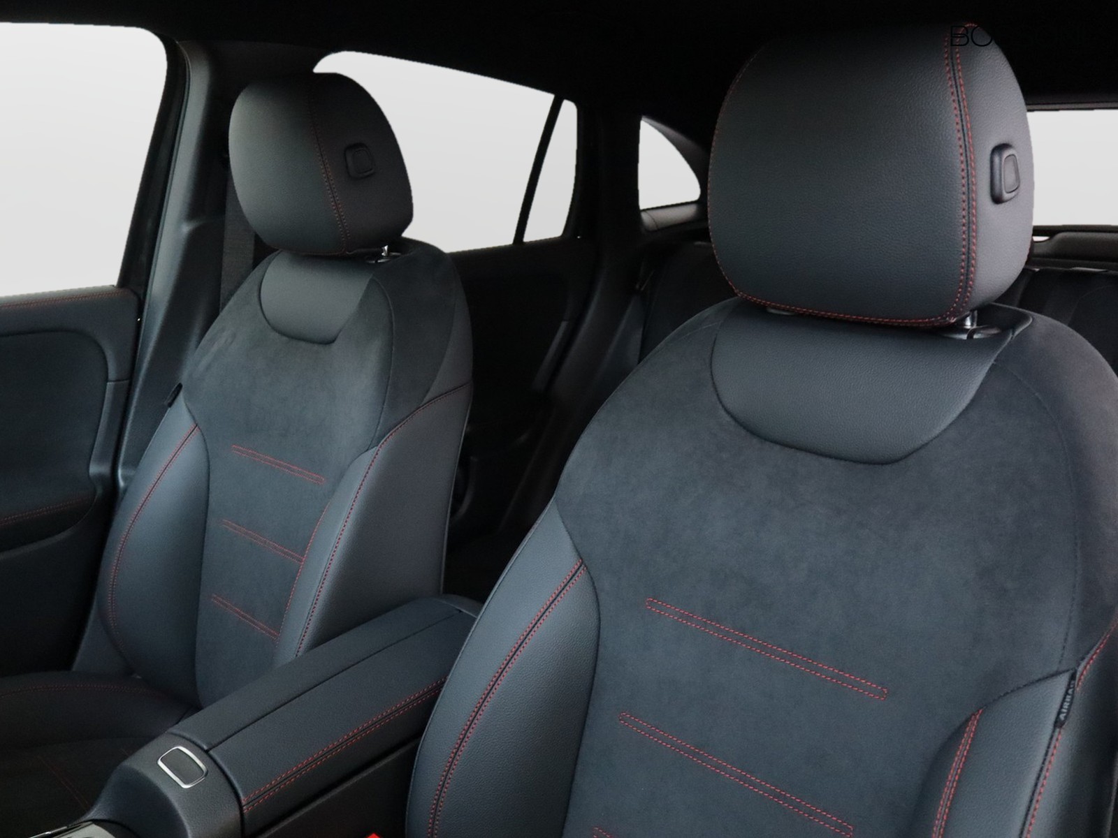 6 - Mercedes GLA 200 d amg line extra 8g-dct