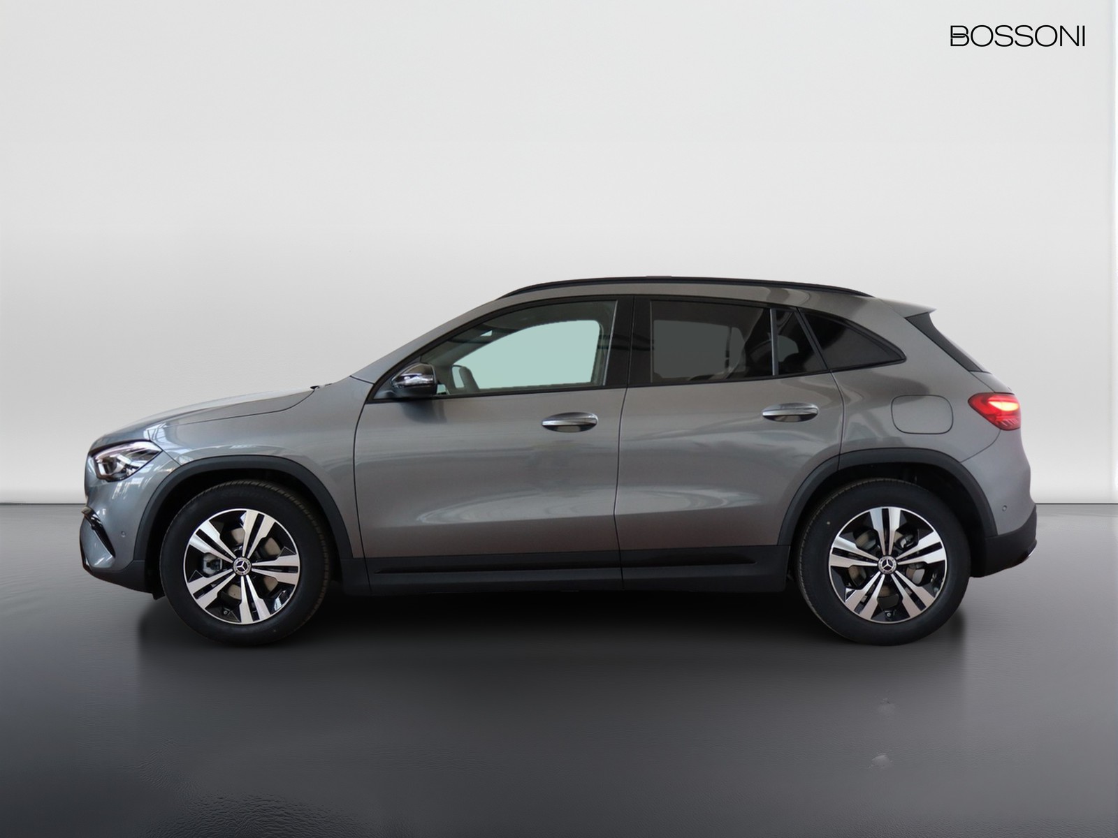 3 - Mercedes GLA 200 d progressive extra 8g-dct