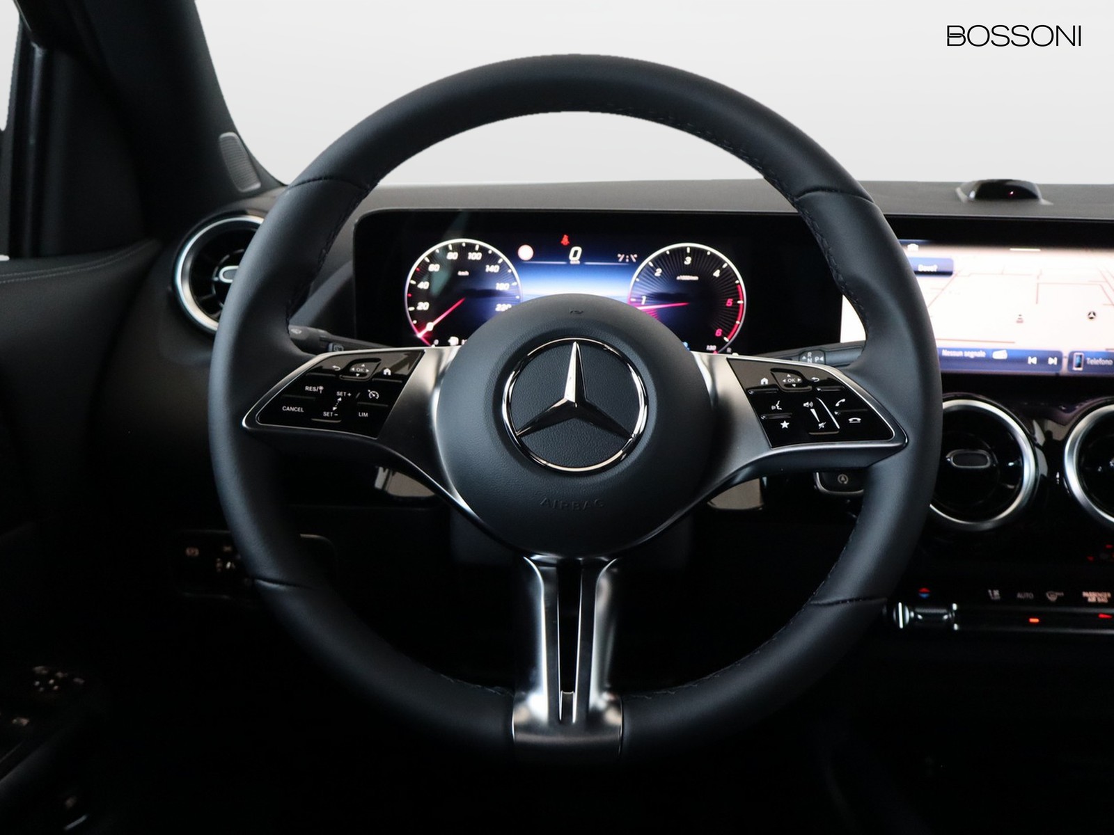 17 - Mercedes GLA 200 d progressive extra 8g-dct