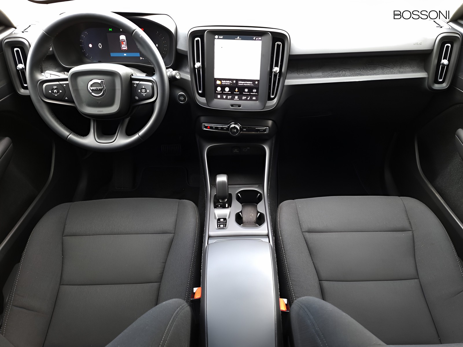 9 - Volvo XC40 2.0 b3 essential automatico