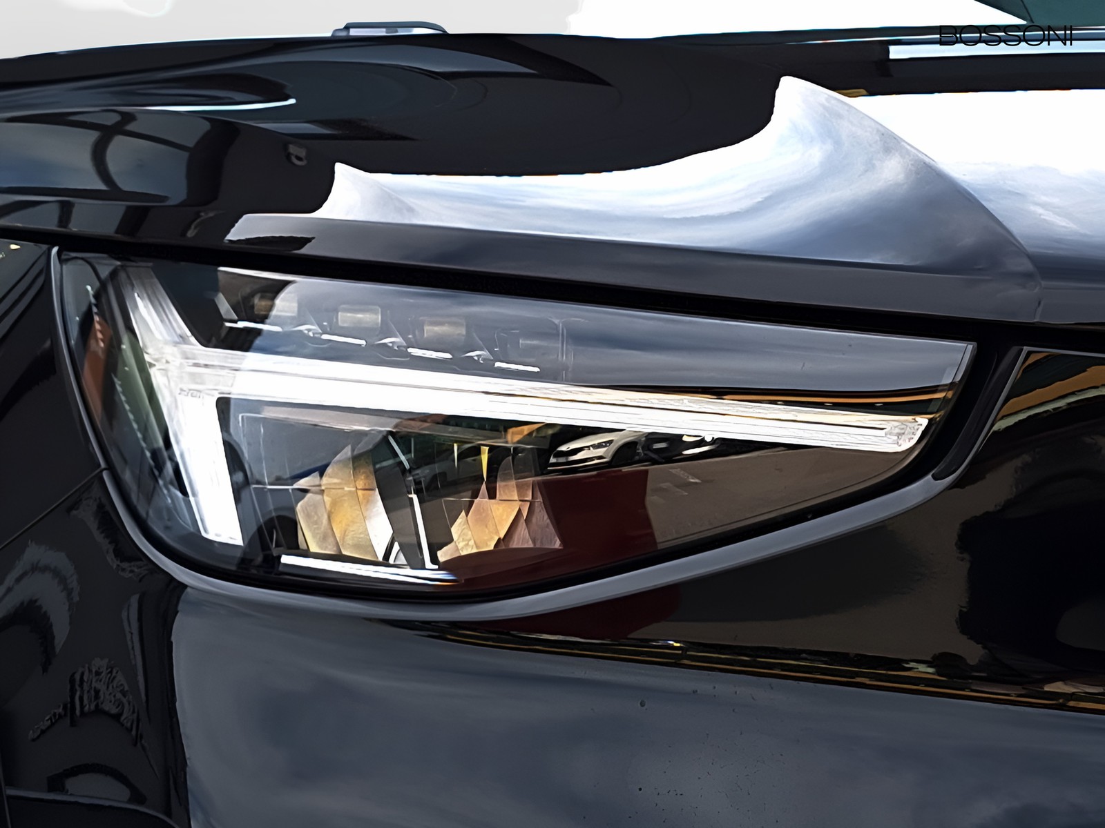 15 - Volvo XC40 2.0 b3 essential automatico