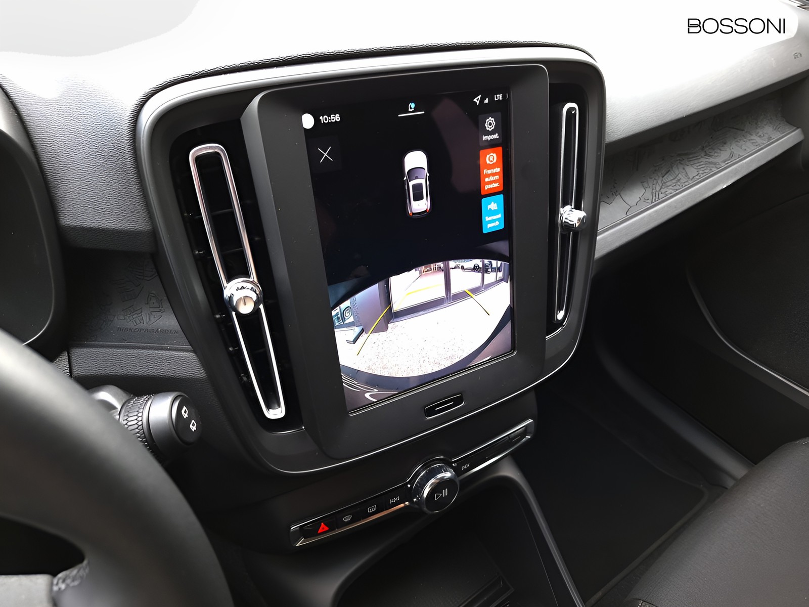 18 - Volvo XC40 2.0 b3 essential automatico