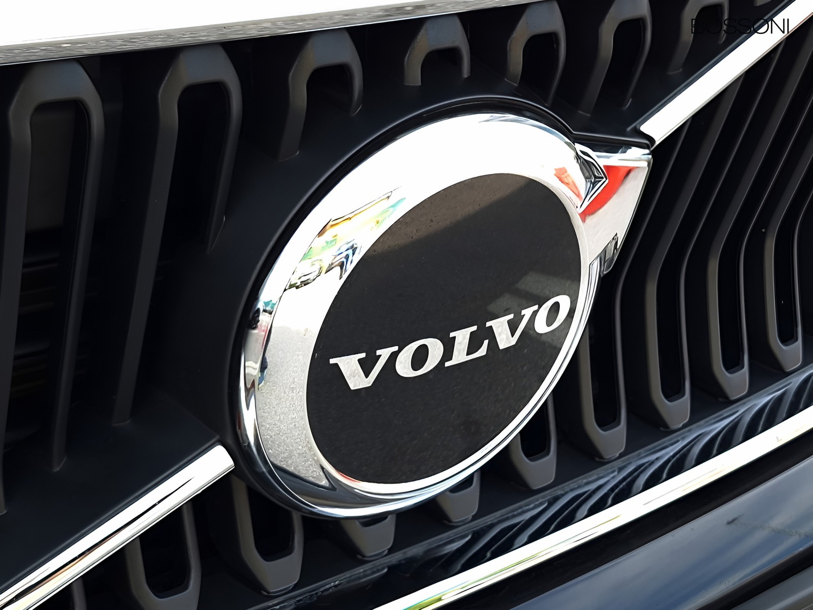 24 - Volvo XC40 2.0 b3 essential automatico