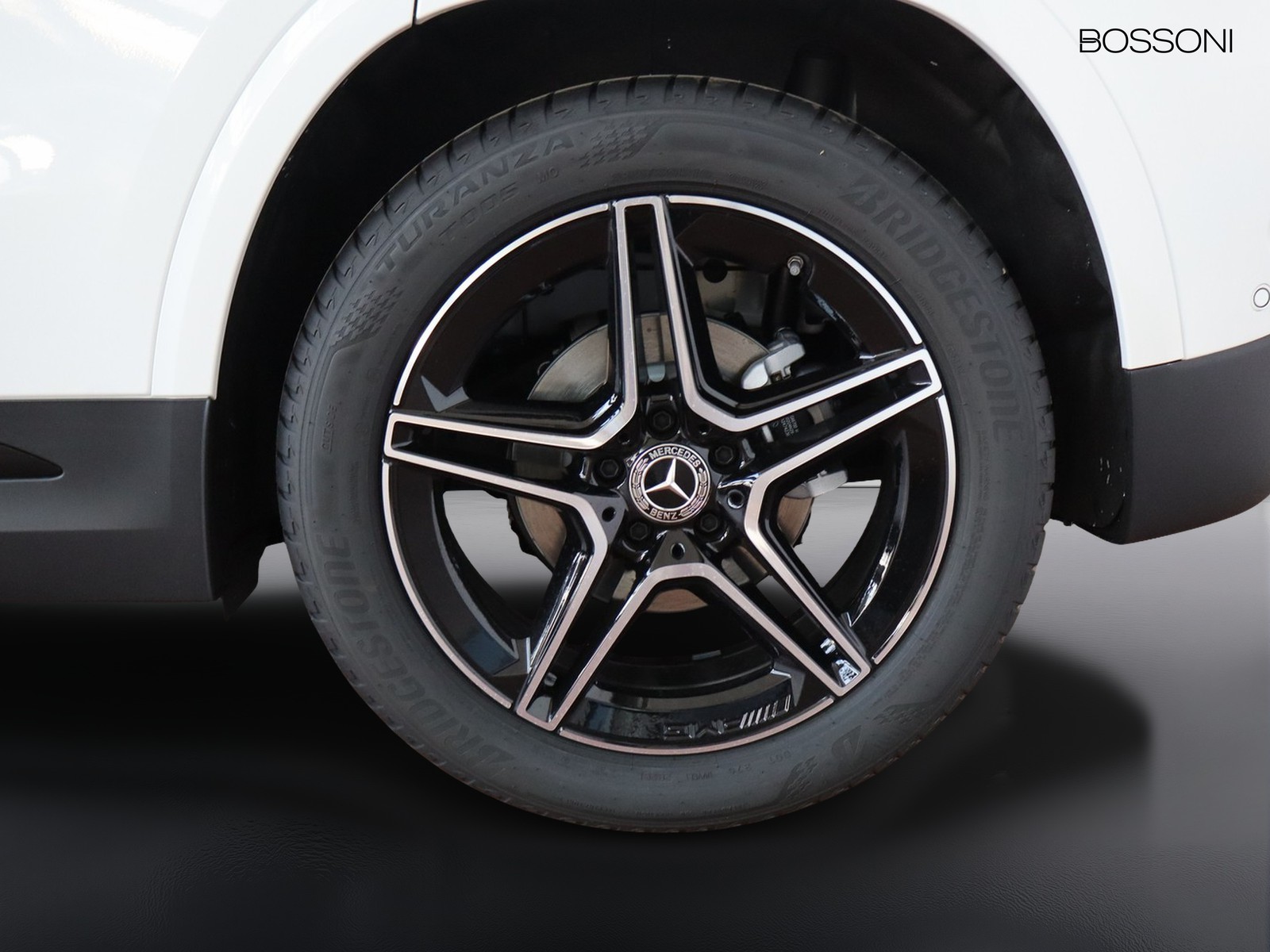 4 - Mercedes GLA 200 d amg line extra 8g-dct
