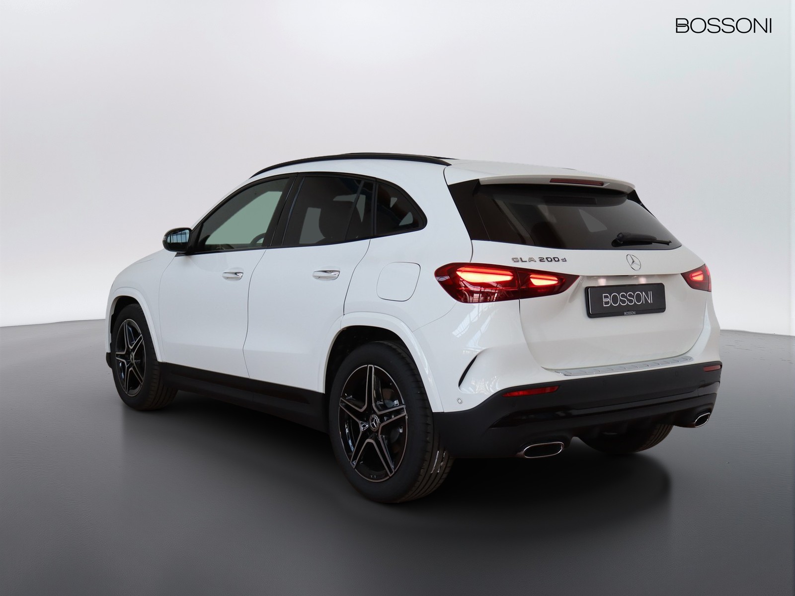 5 - Mercedes GLA 200 d amg line extra 8g-dct