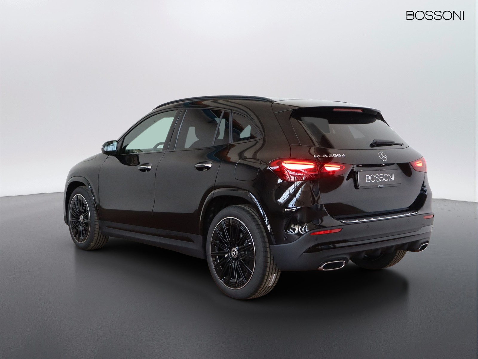 5 - Mercedes GLA 200 d amg line extra 8g-dct