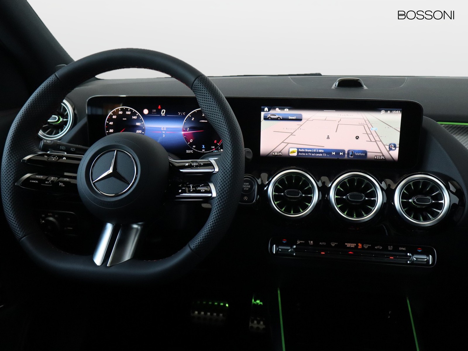 12 - Mercedes GLA 200 d amg line extra 8g-dct