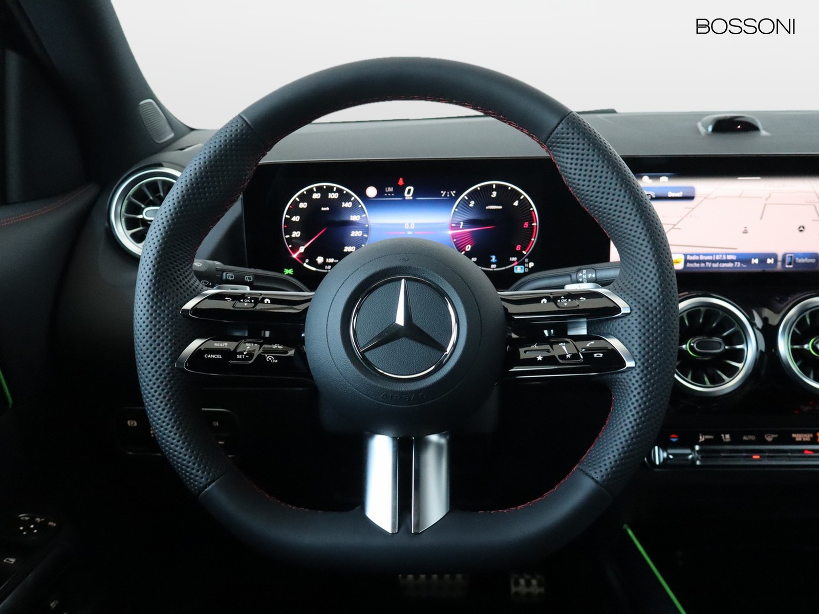 17 - Mercedes GLA 200 d amg line extra 8g-dct