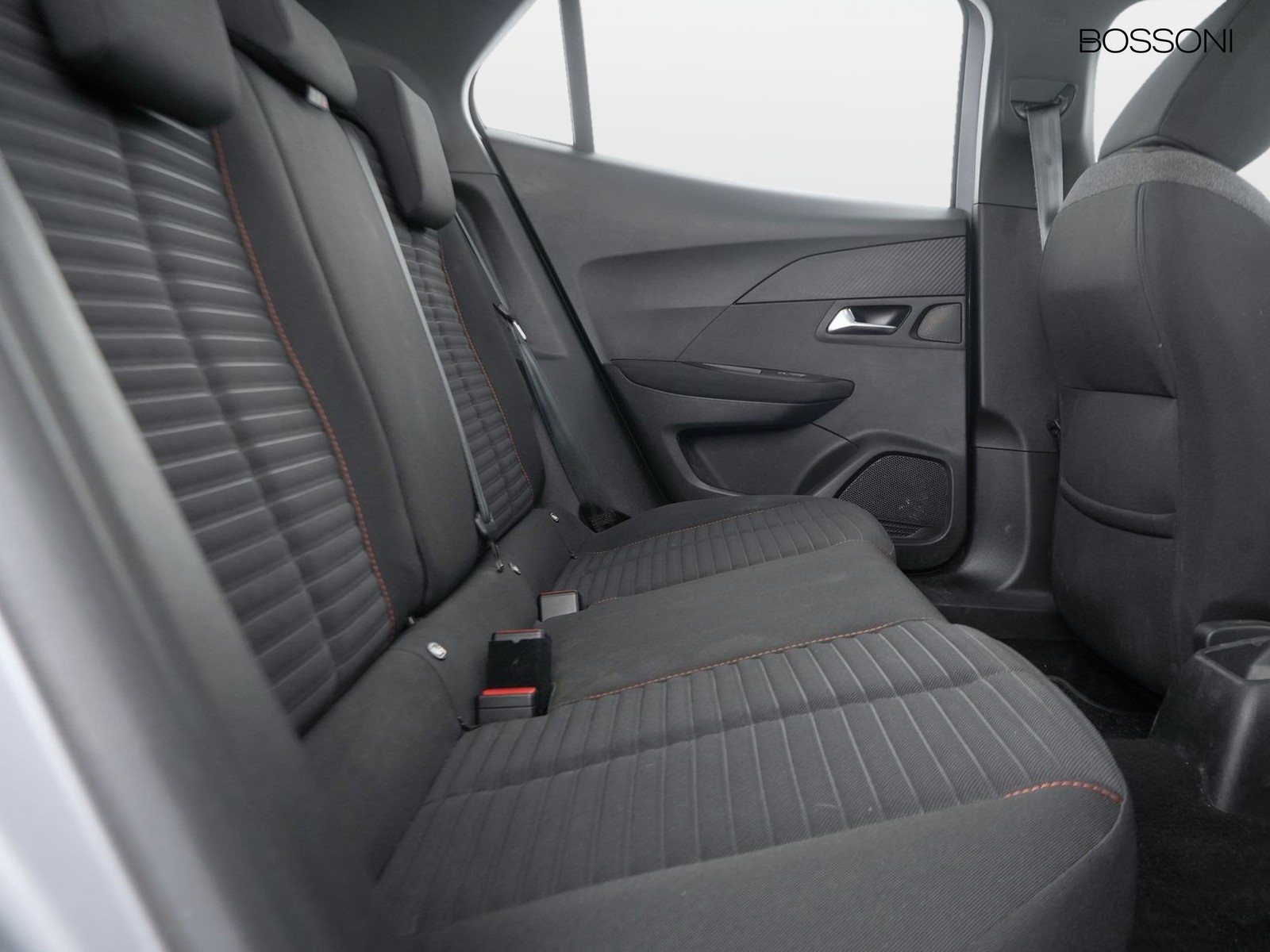 9 - Peugeot 2008 1.2 puretech 100cv active s&s