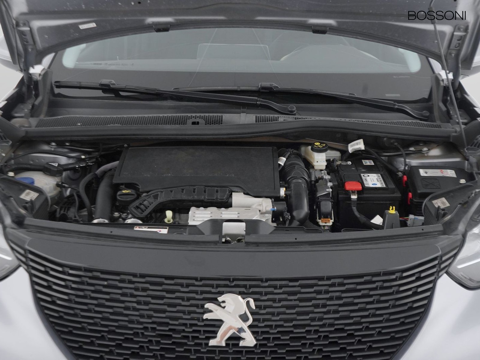 11 - Peugeot 2008 1.2 puretech 100cv active s&s