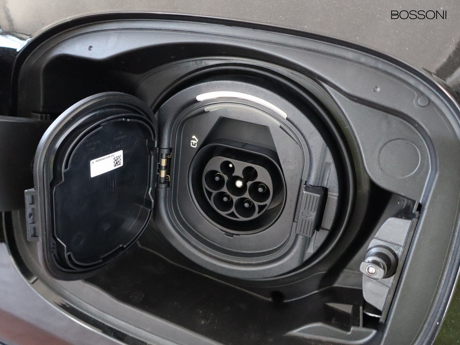 17 - Mercedes GLC coupe 300 de plug-in hybrid amg line premium 4matic 9g-tronic