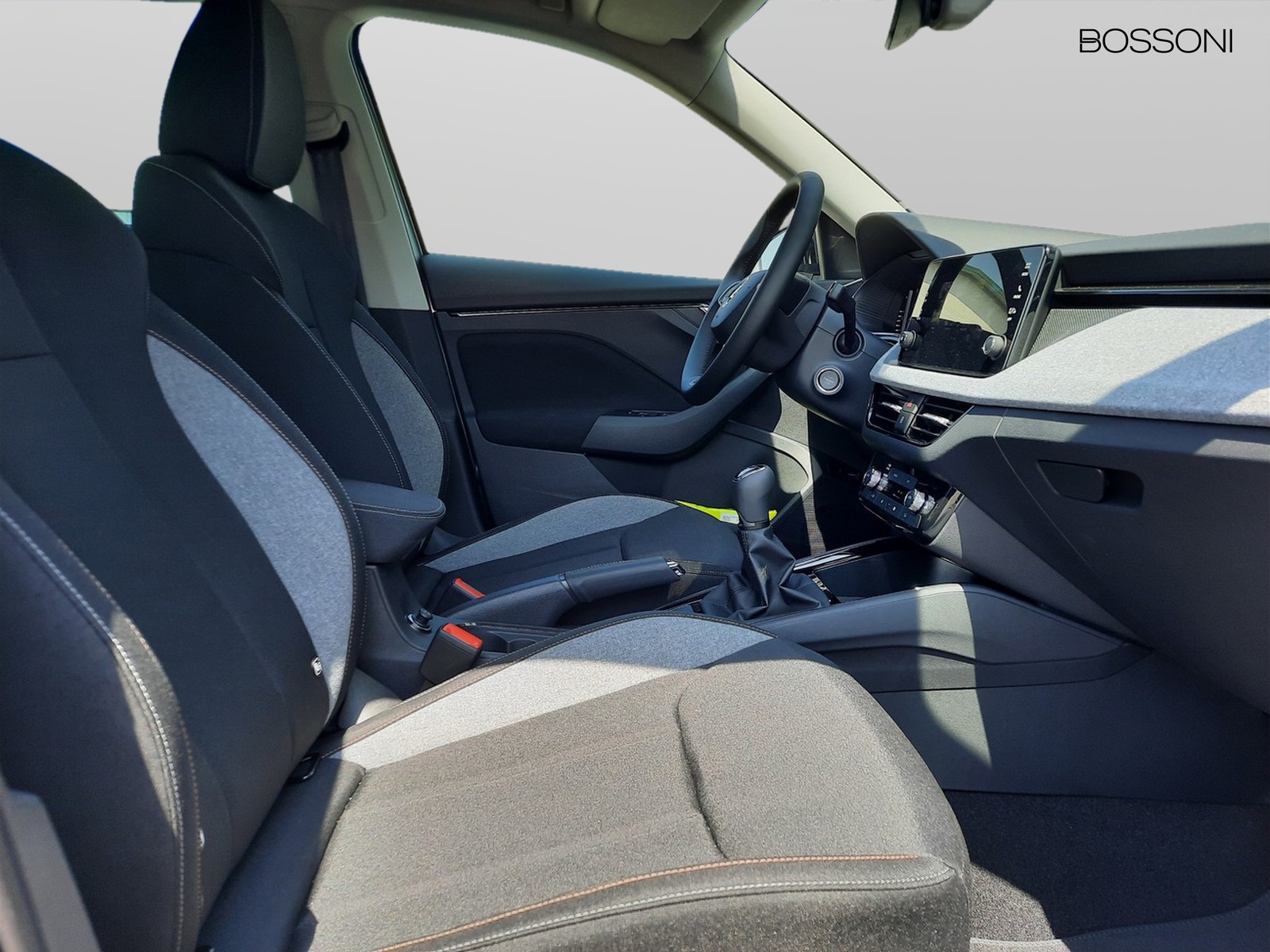 9 - Skoda Kamiq 1.0 tsi 115cv style