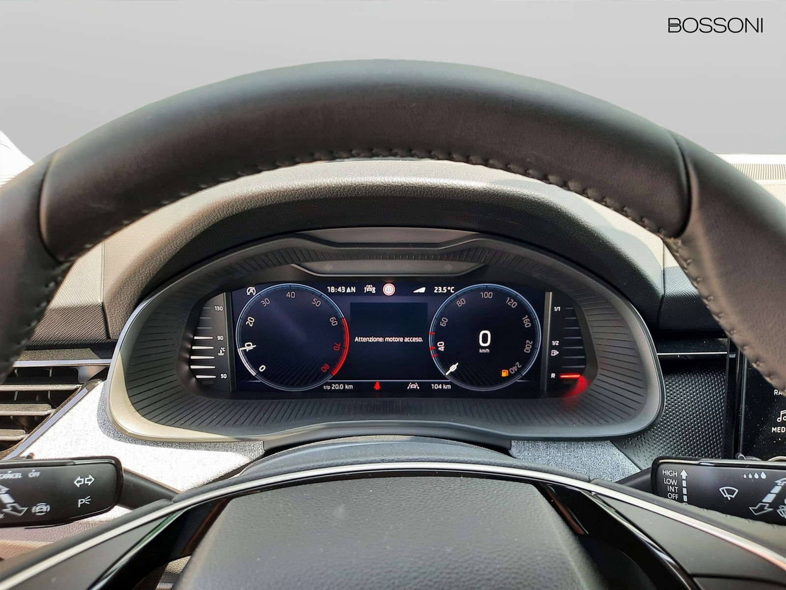 17 - Skoda Kamiq 1.0 tsi 115cv style