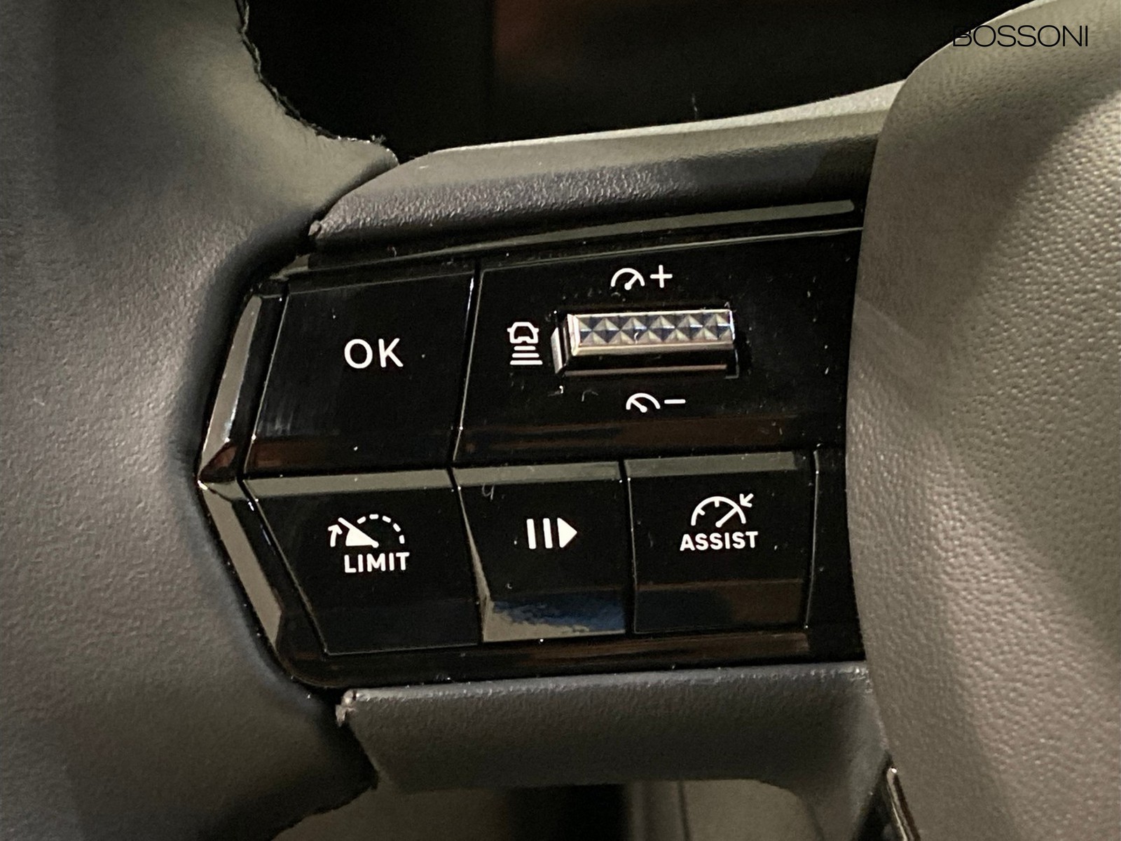 12 - Alfa Romeo Junior 1.2 hybrid 145cv ibrida ti edct6