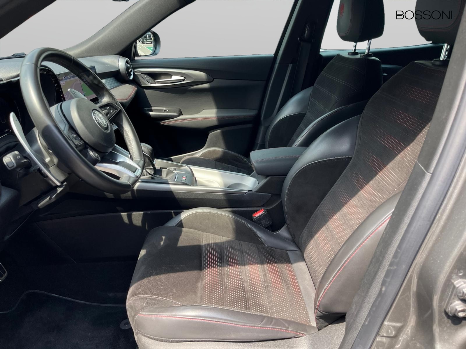 6 - Alfa Romeo Tonale 1.3 plug in hybrid 280cv veloce q4 at6