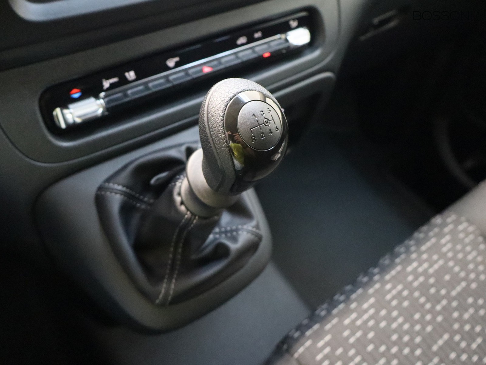 11 - Mercedes Vans Vito furgone 114 cdi long pro