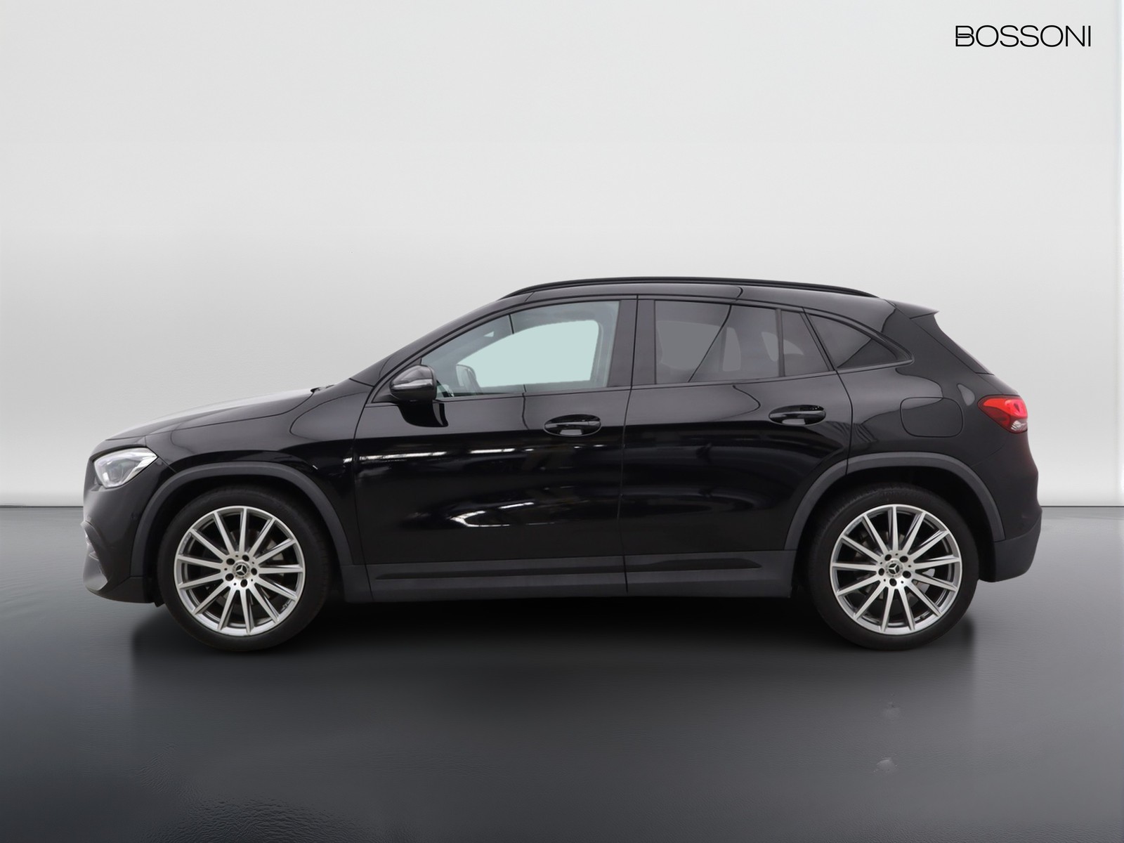 3 - Mercedes GLA 200 d premium 4matic 8g-dct