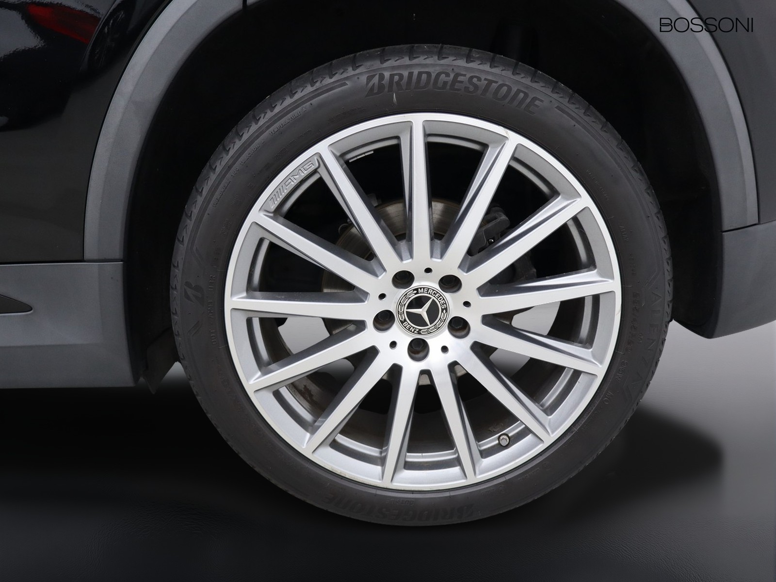 4 - Mercedes GLA 200 d premium 4matic 8g-dct