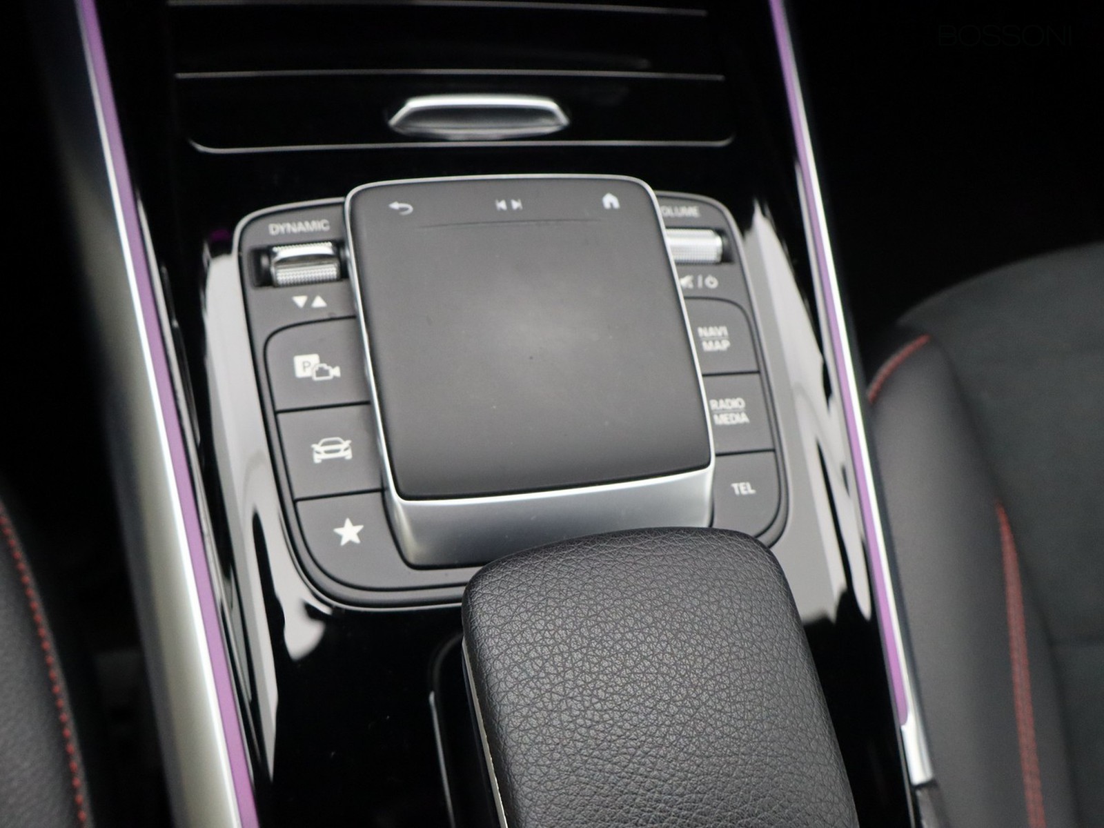 14 - Mercedes GLA 200 d premium 4matic 8g-dct