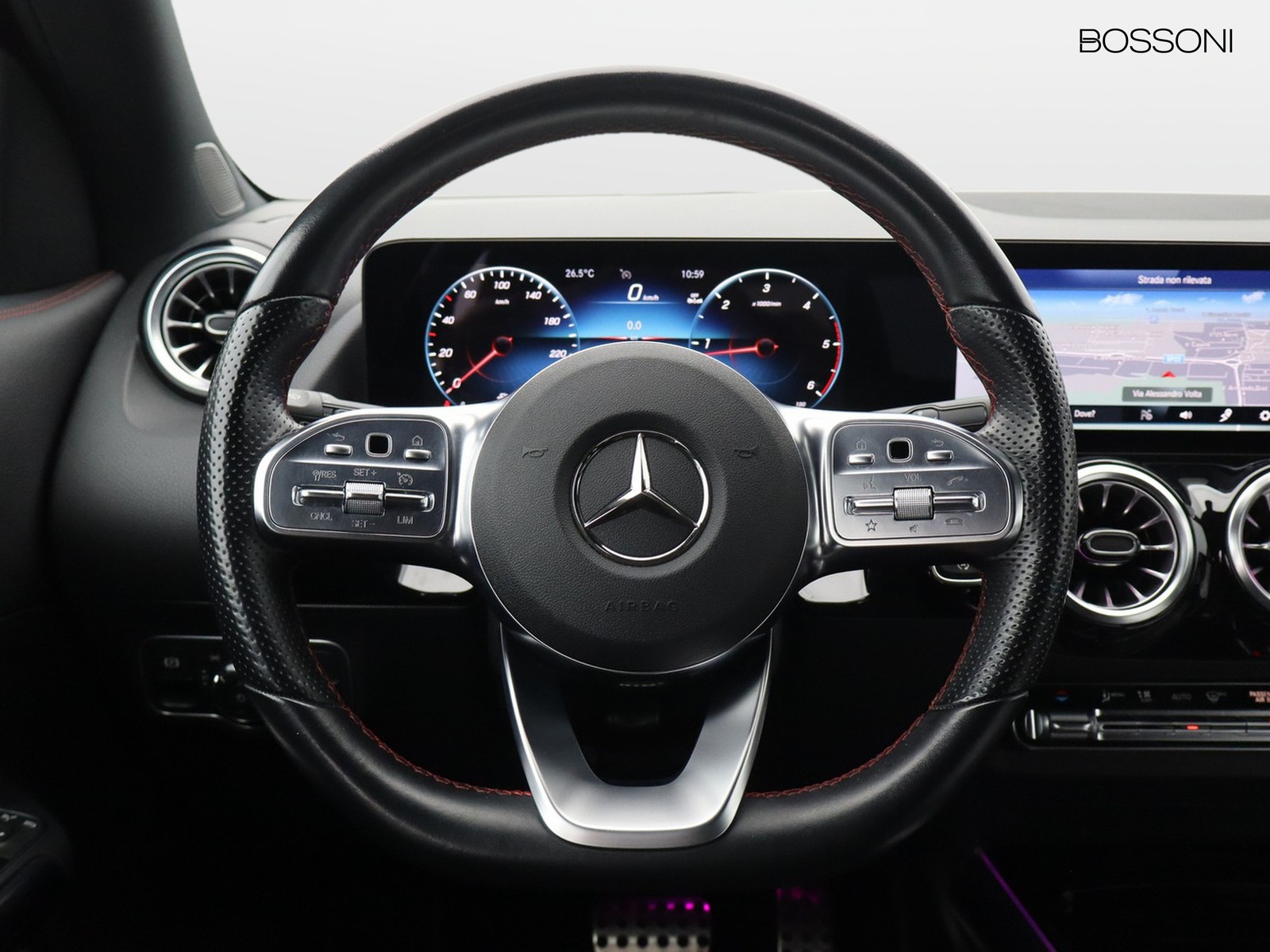 16 - Mercedes GLA 200 d premium 4matic 8g-dct