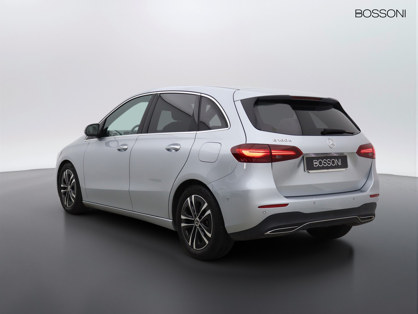 5 - Mercedes Classe B 180 d street edition 8g-dct