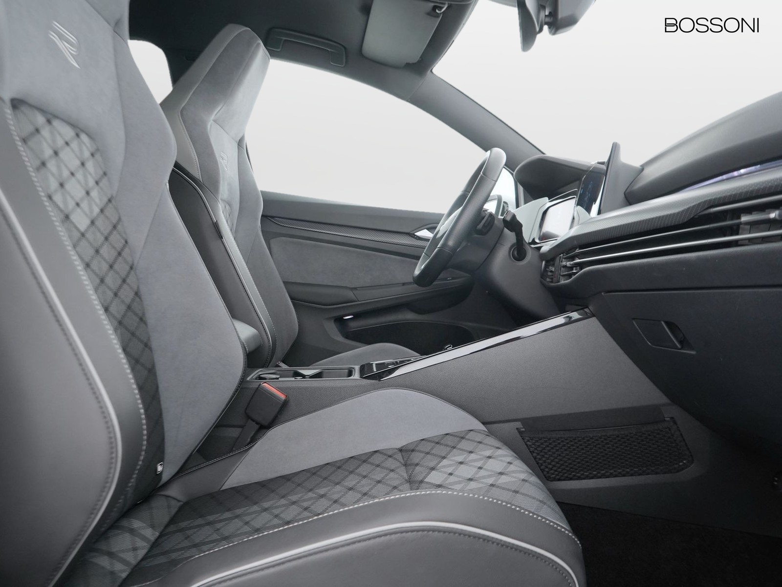 8 - Volkswagen Golf 1.5 etsi evo act 150cv r-line dsg