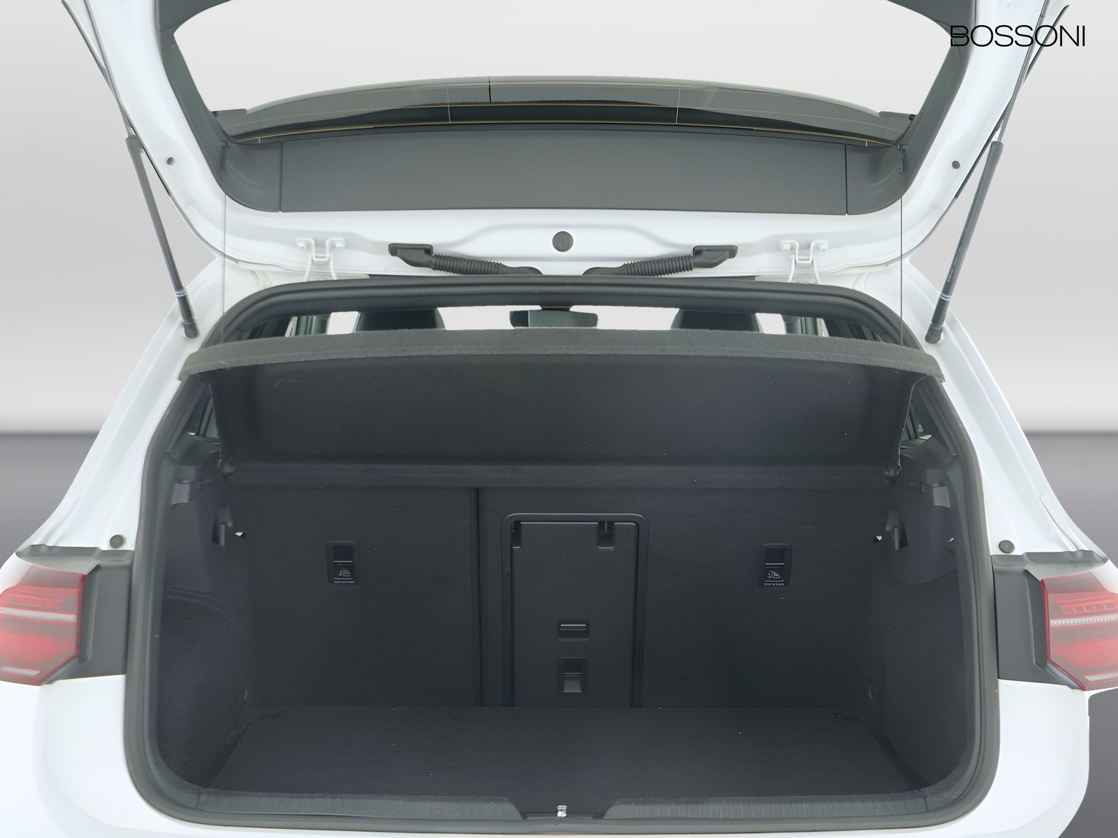 10 - Volkswagen Golf 1.5 etsi evo act 150cv r-line dsg