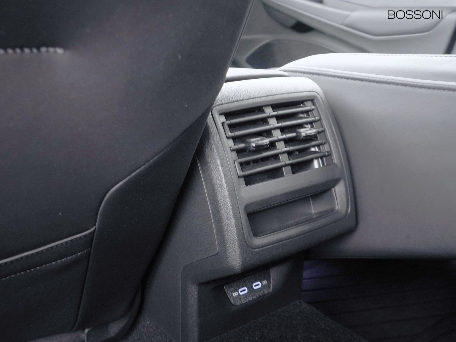 29 - Volkswagen Golf 1.5 etsi evo act 150cv r-line dsg