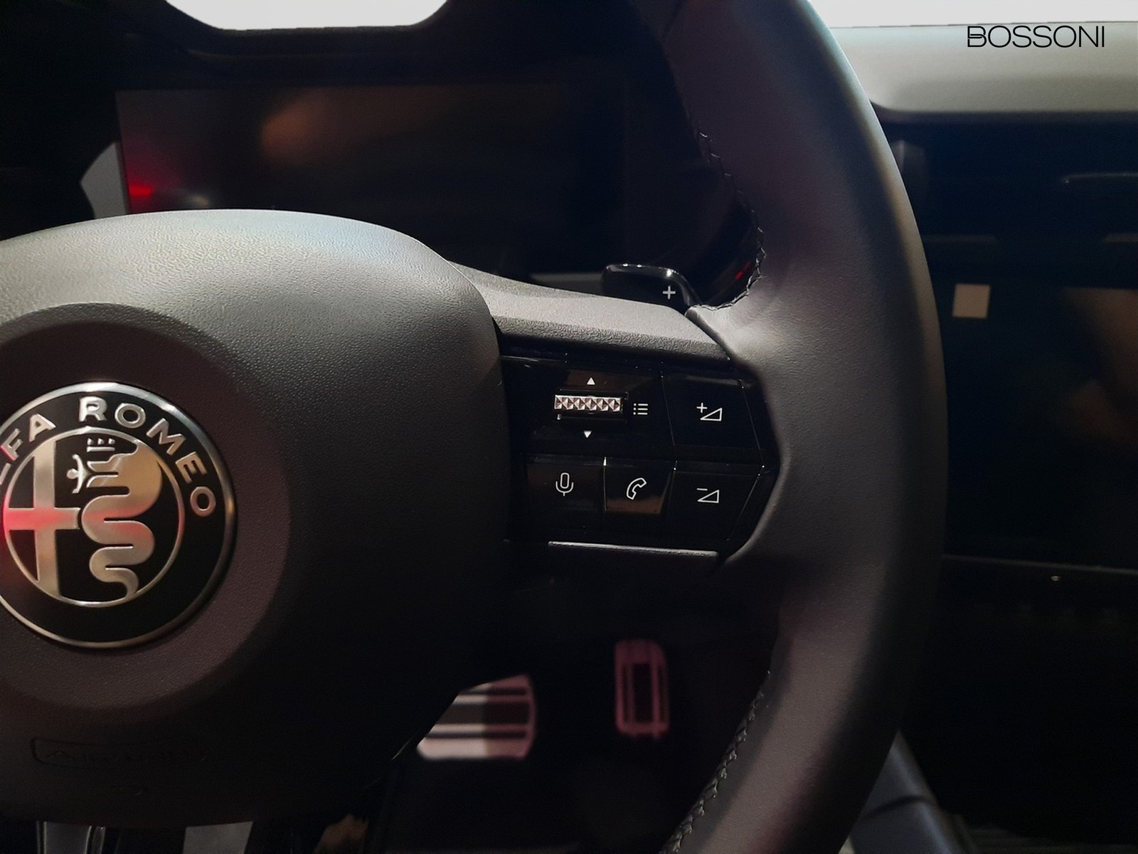 10 - Alfa Romeo Junior 1.2 hybrid 145cv ibrida edct6