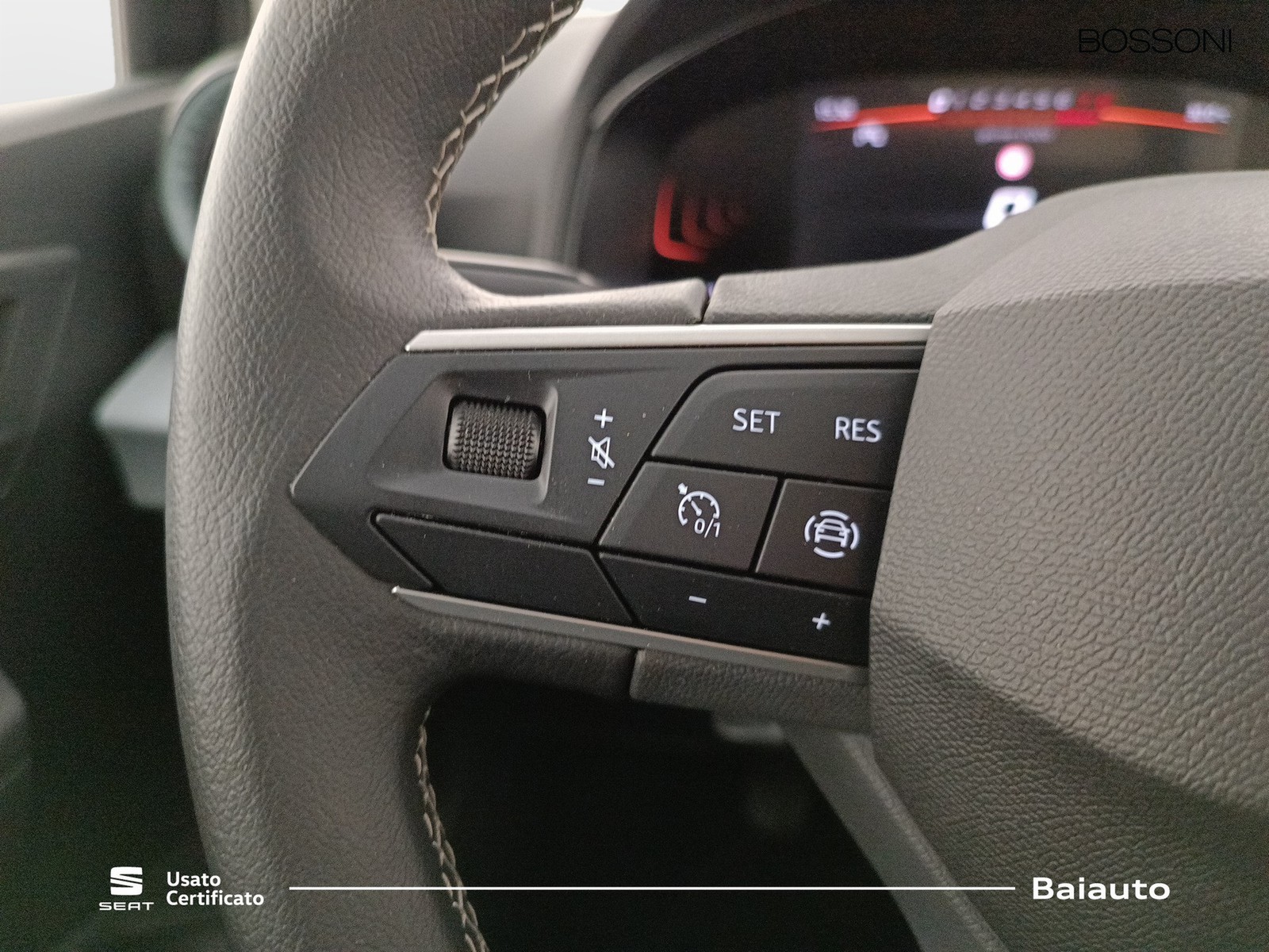 14 - SEAT Ibiza 5 porte 1.0 ecotsi 95cv black edition