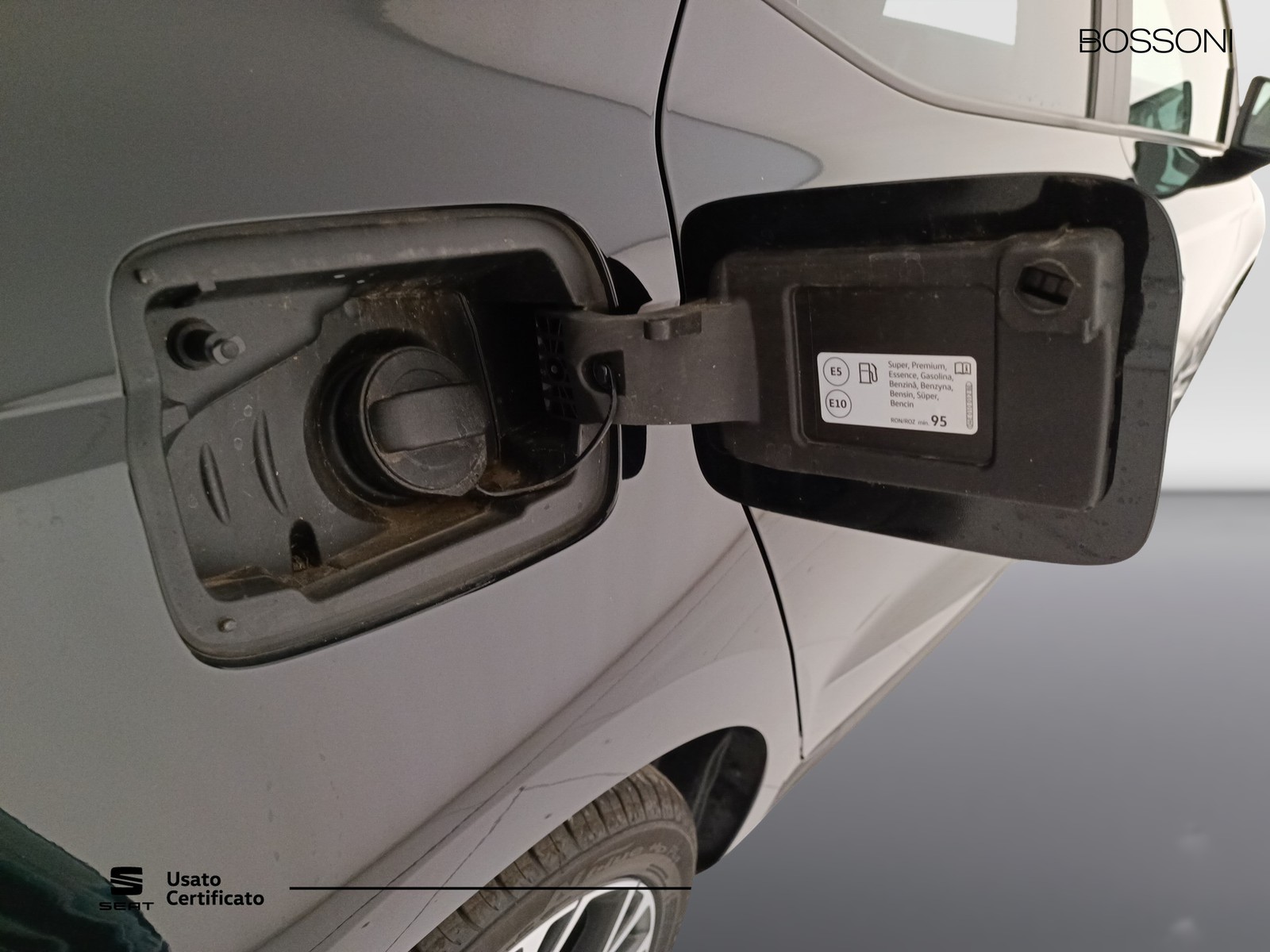 28 - SEAT Ibiza 5 porte 1.0 ecotsi 95cv black edition
