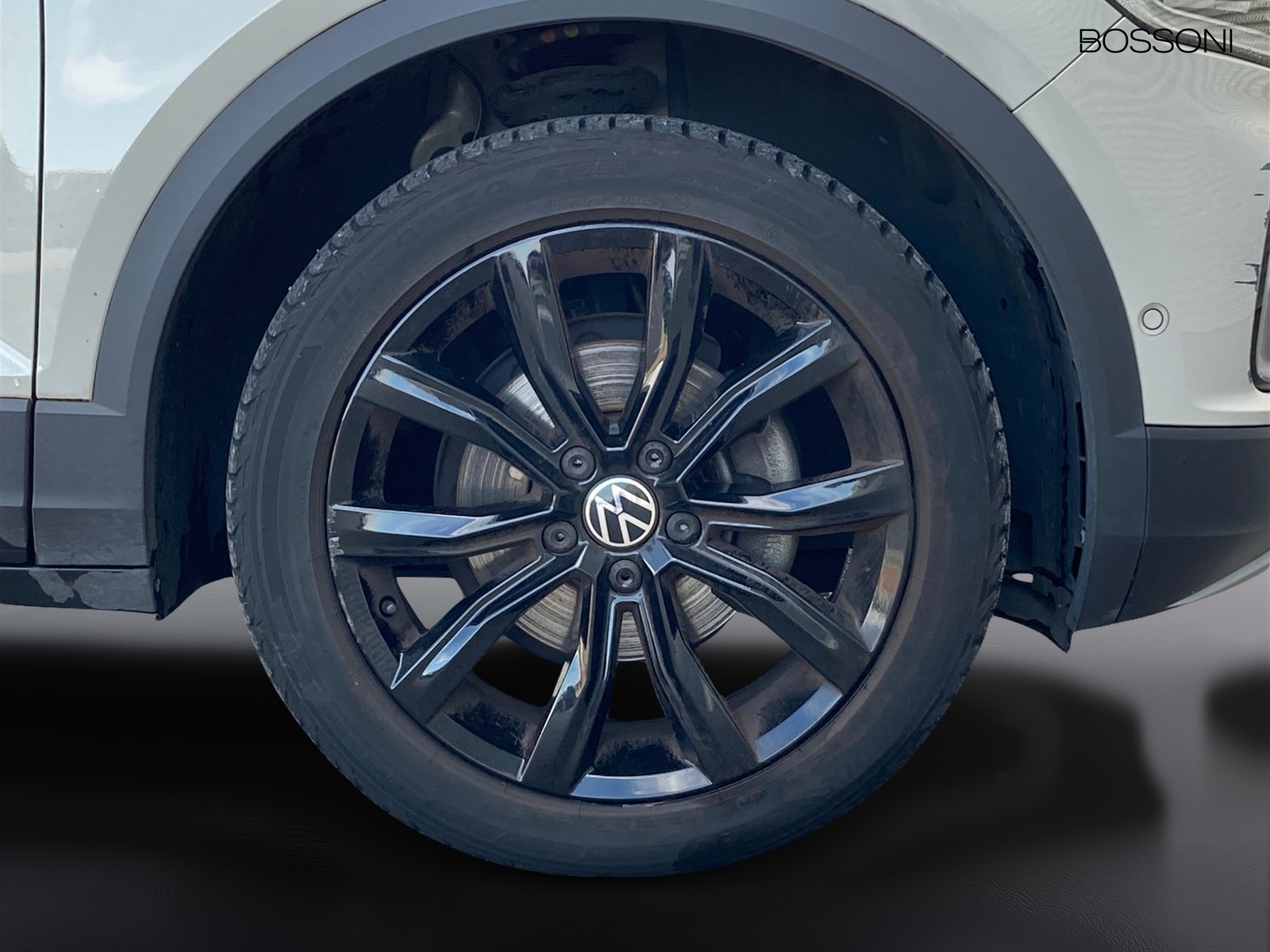 5 - Volkswagen T-Roc 1.0 tsi 110cv style