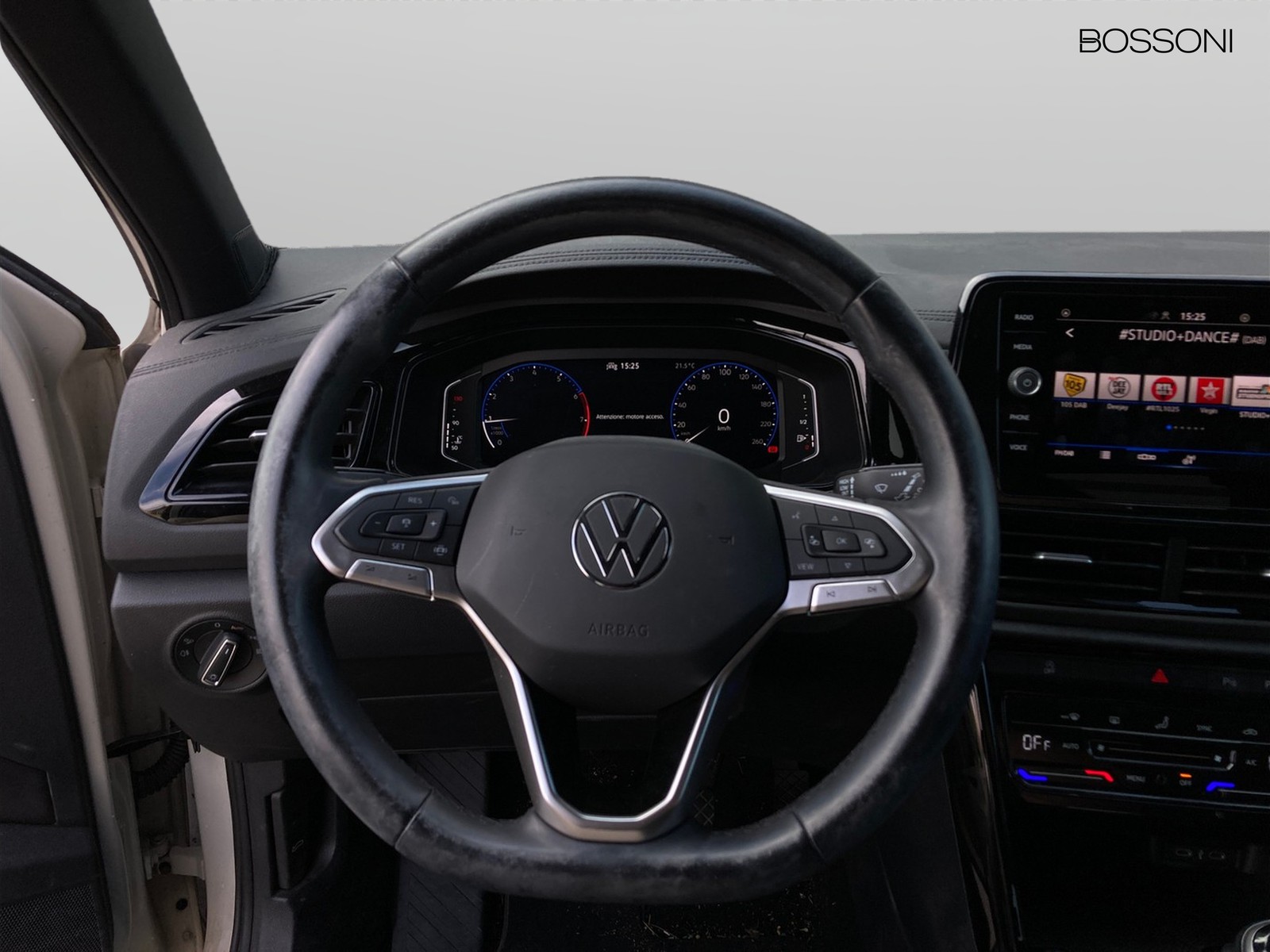 12 - Volkswagen T-Roc 1.0 tsi 110cv style