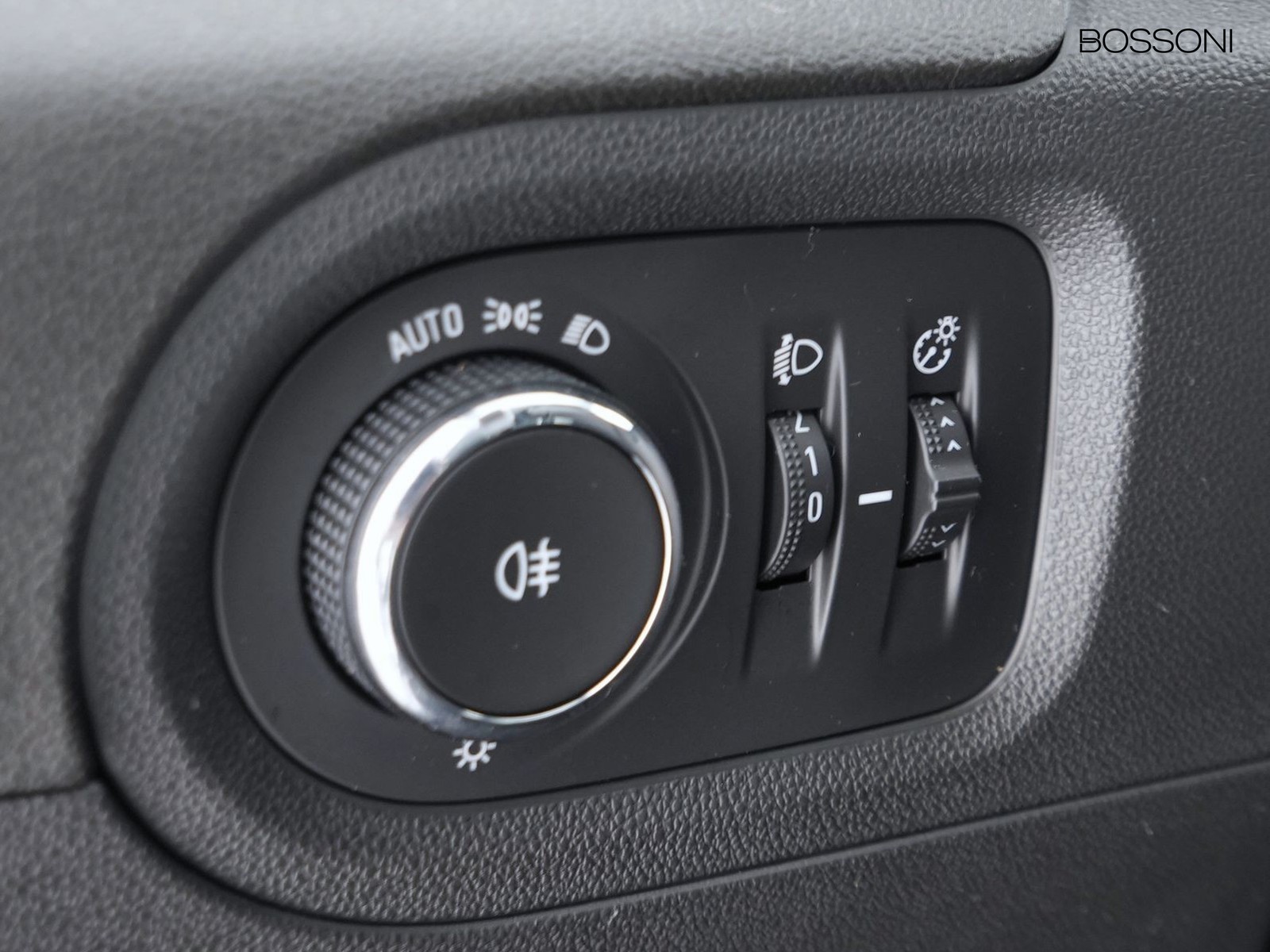 16 - Opel Grandland 1.2 business elegance s&s