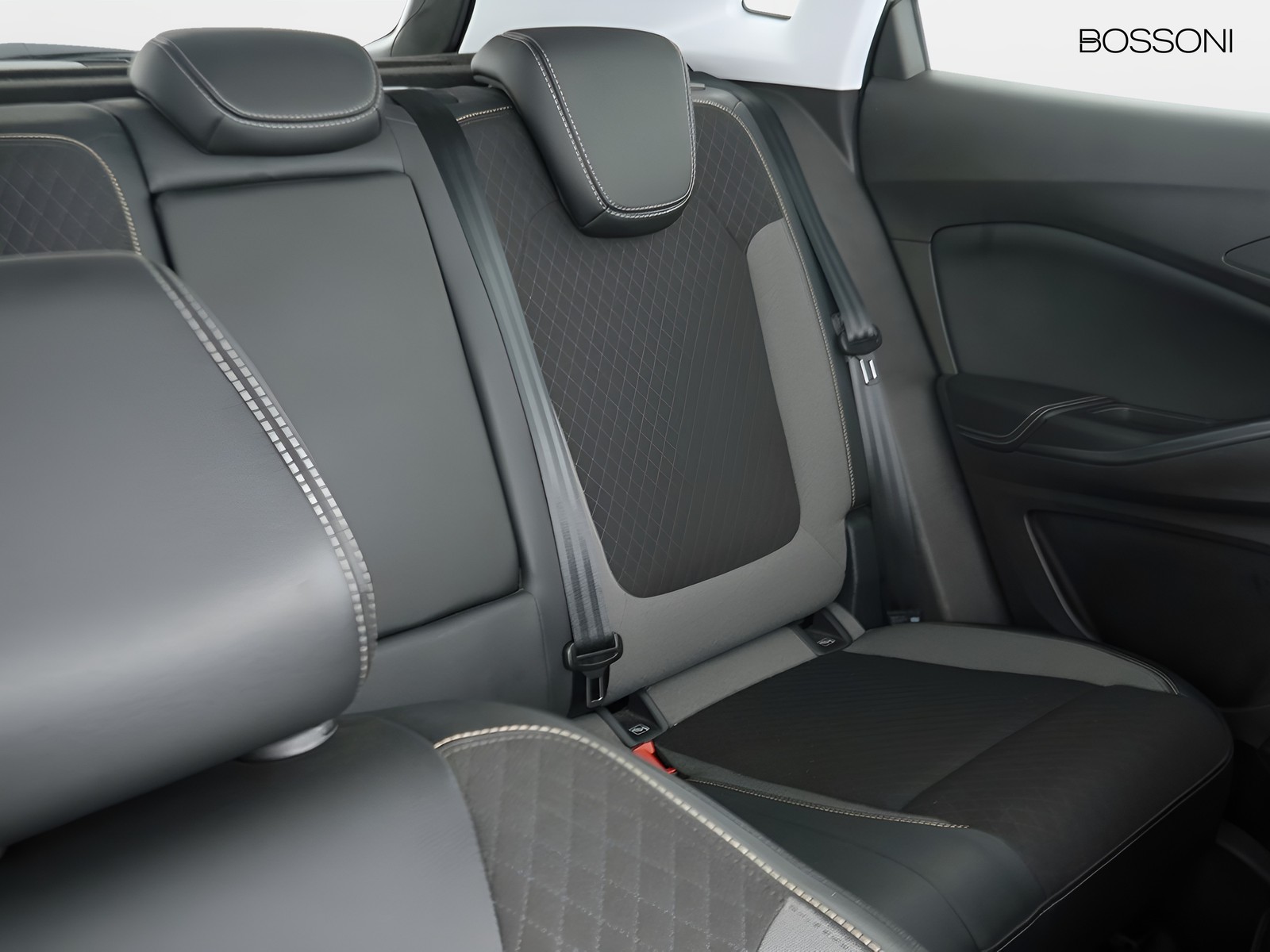 22 - Opel Grandland 1.2 business elegance s&s