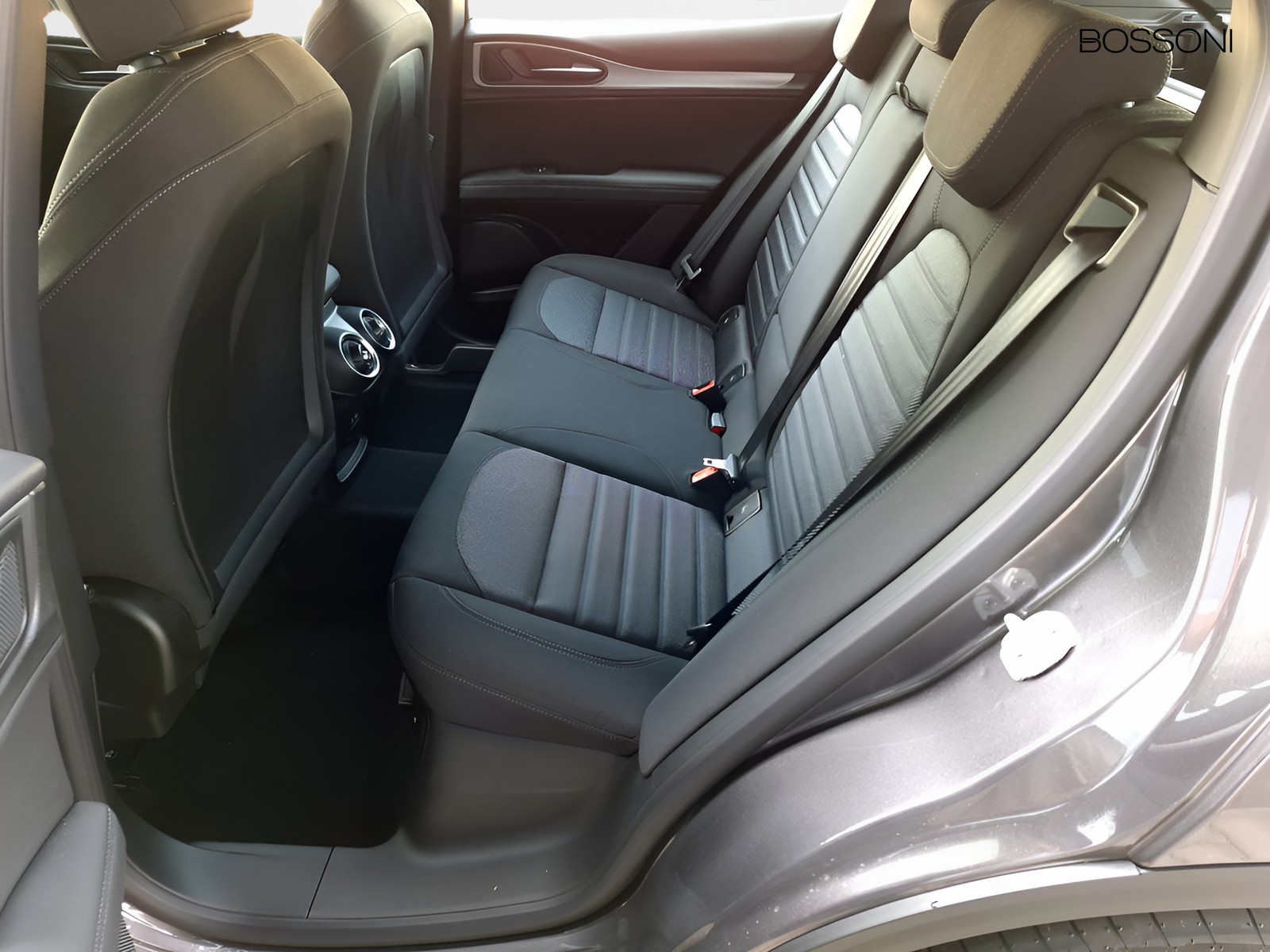 12 - Alfa Romeo Stelvio 2.2 turbo 210cv sprint q4 at8