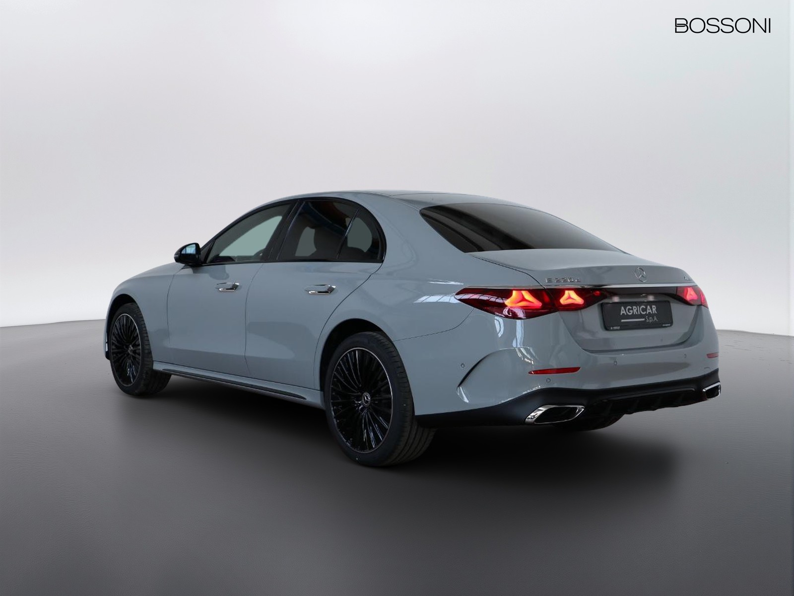 5 - Mercedes Classe E berlina 220 d amg line premium 4matic 9g-tronic