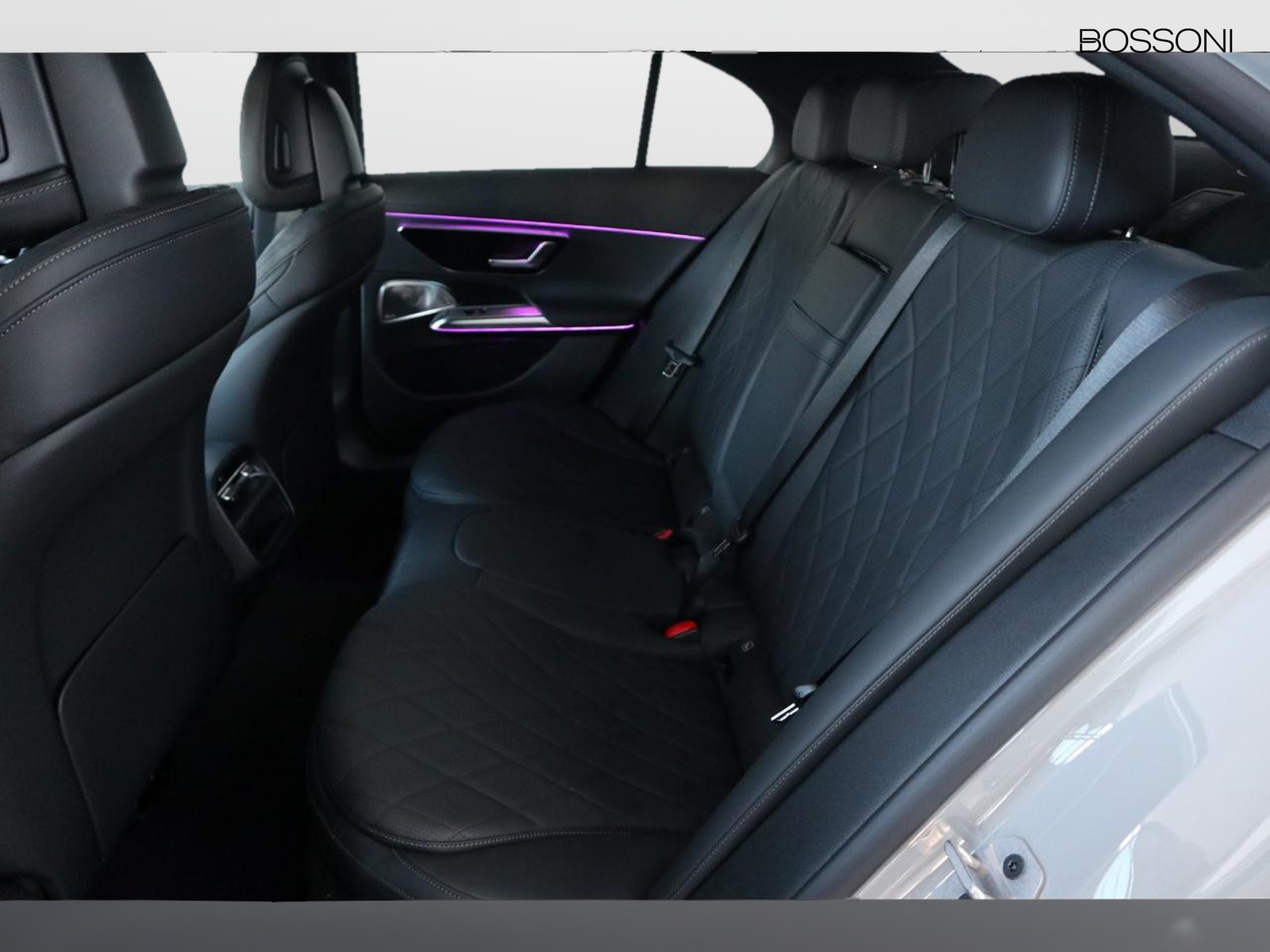 8 - Mercedes Classe E berlina 220 d amg line premium 4matic 9g-tronic