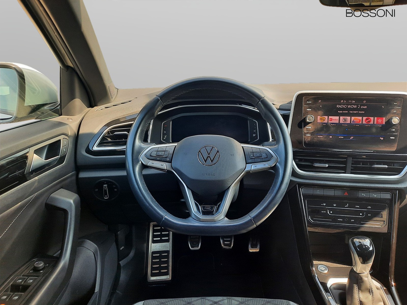 8 - Volkswagen T-Roc 1.0 tsi 110cv r line