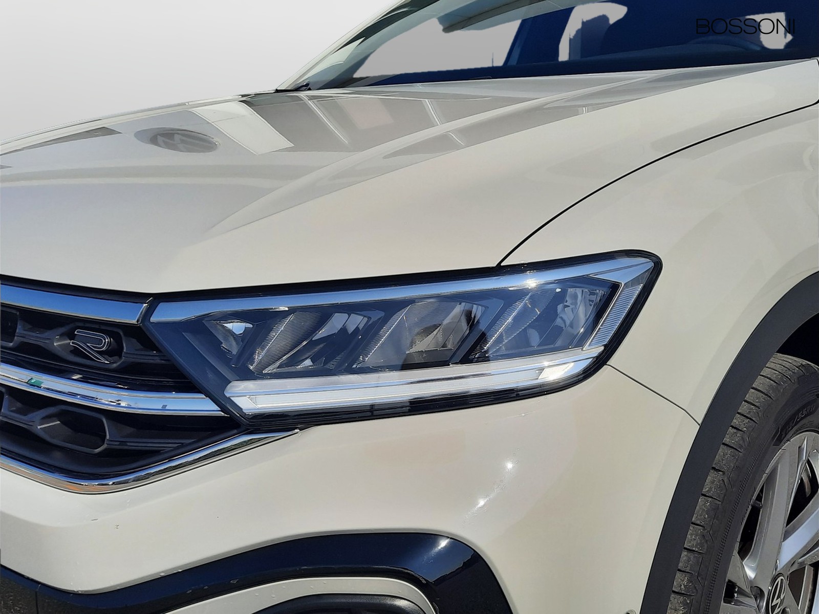 22 - Volkswagen T-Roc 1.0 tsi 110cv r line