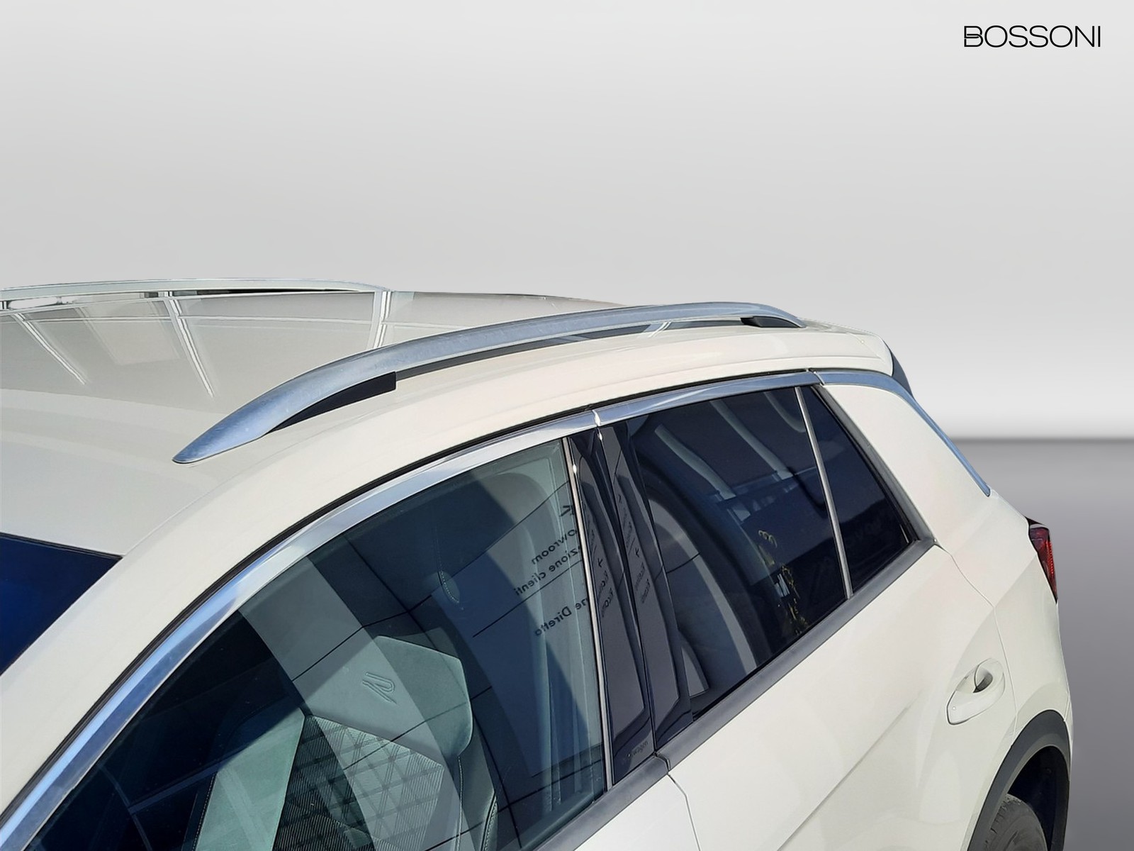 24 - Volkswagen T-Roc 1.0 tsi 110cv r line