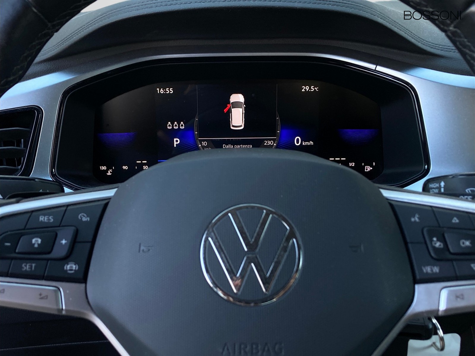 24 - Volkswagen T-Roc 1.5 tsi act life dsg