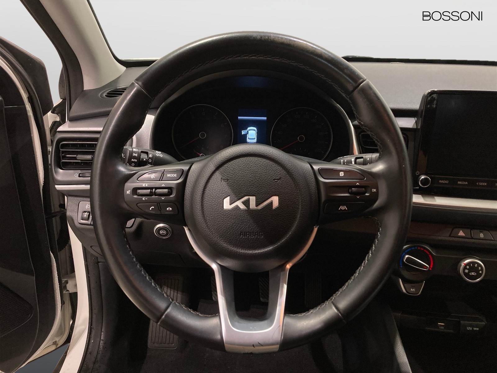 11 - Kia Stonic 1.2 dpi 84cv urban techno&design pack 2wd