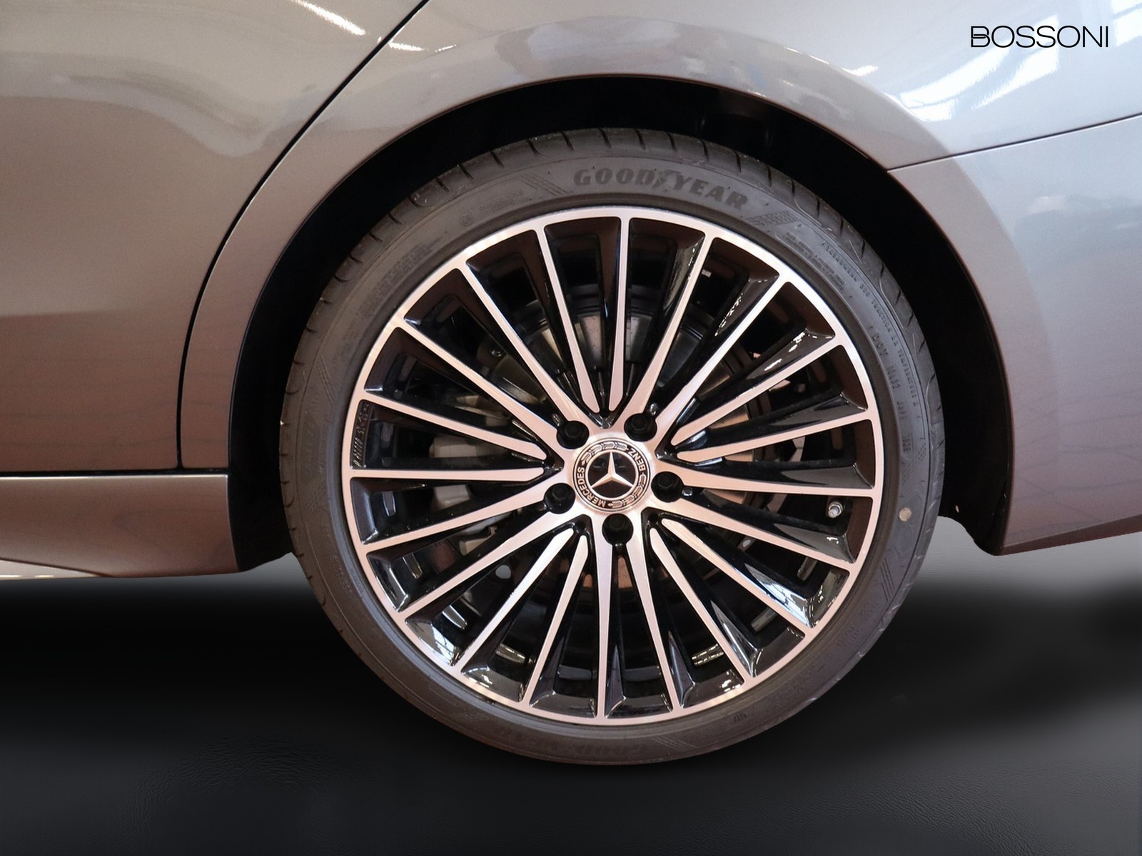 4 - Mercedes Classe C berlina 220 d mild hybrid 200cv amg line advanced 4matic 9g-tronic