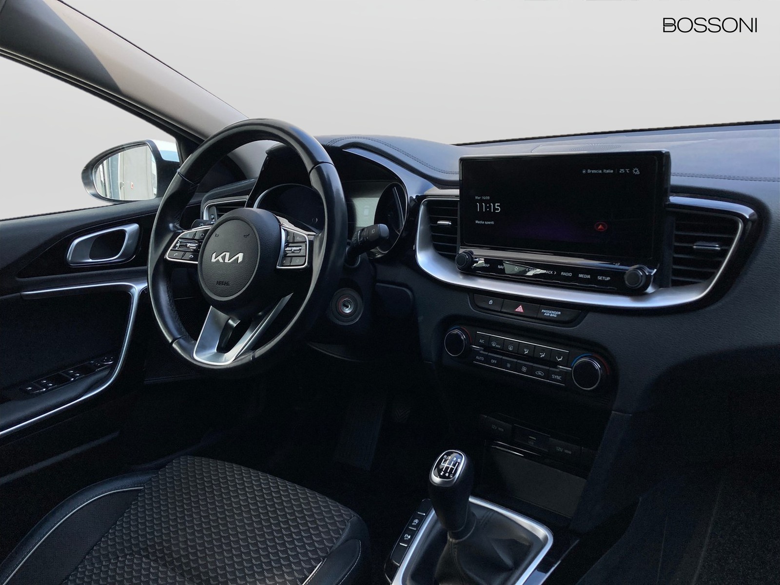 10 - Kia Xceed 1.0 t-gdi 117cv business 2wd