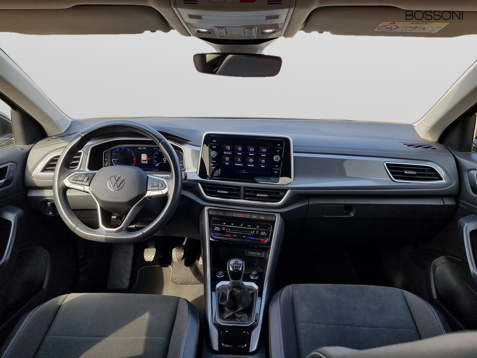 14 - Volkswagen T-Roc 1.0 tsi 110cv style